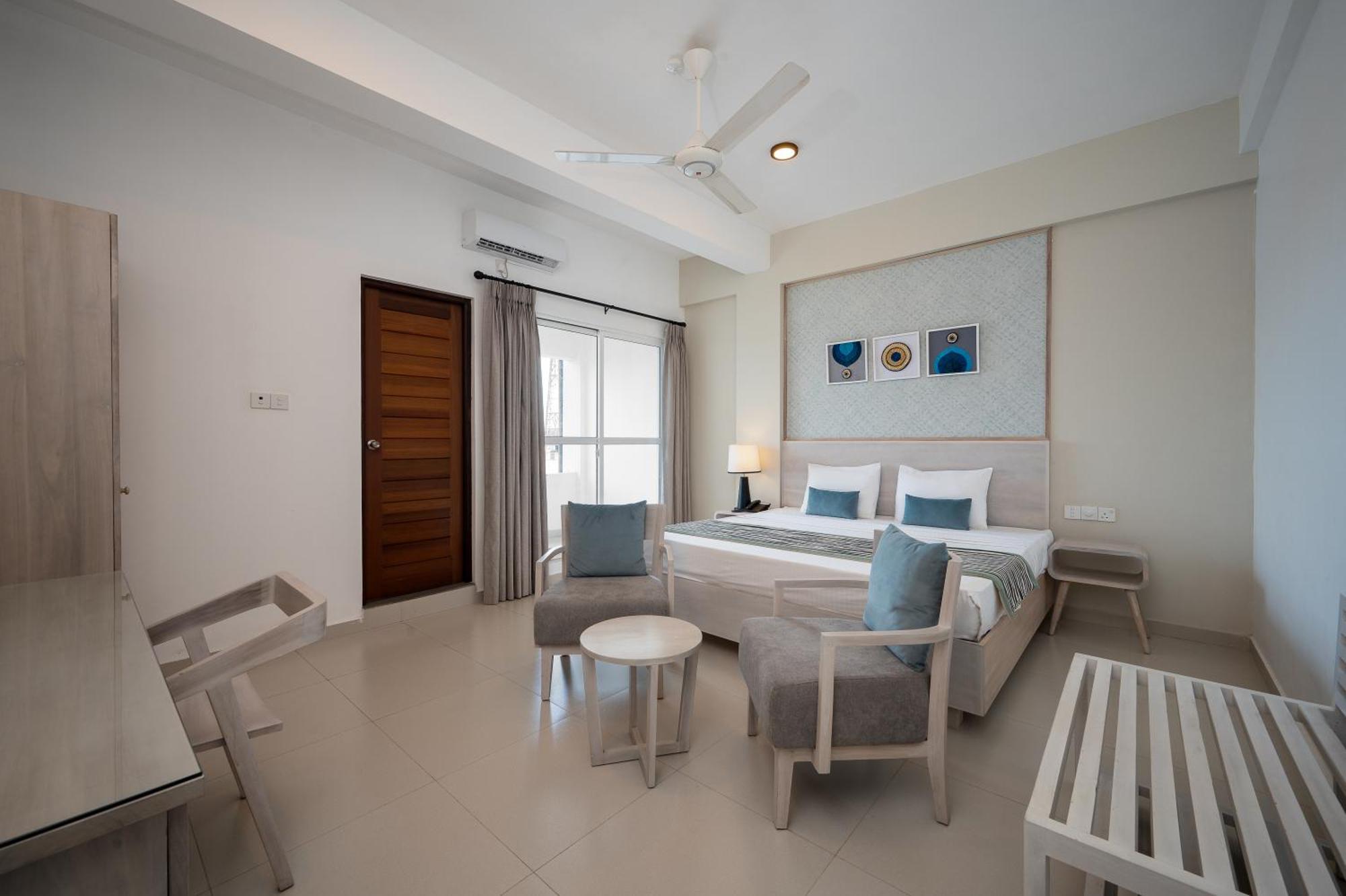 Hotel Oviya Vavuniya Esterno foto