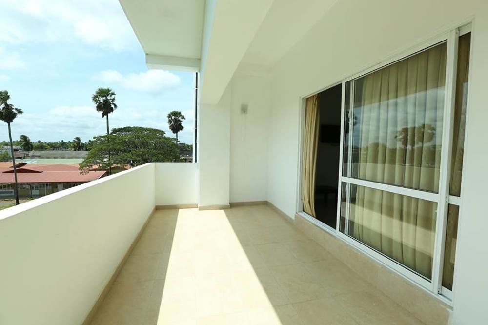 Hotel Oviya Vavuniya Esterno foto